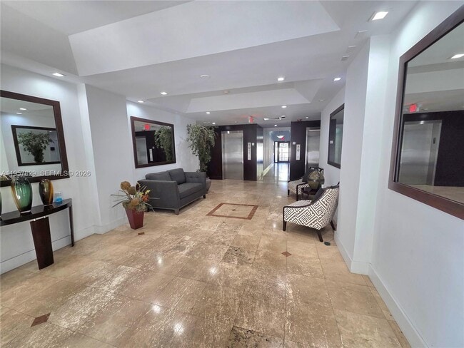 Foto del edificio - 2715 Tigertail Ave