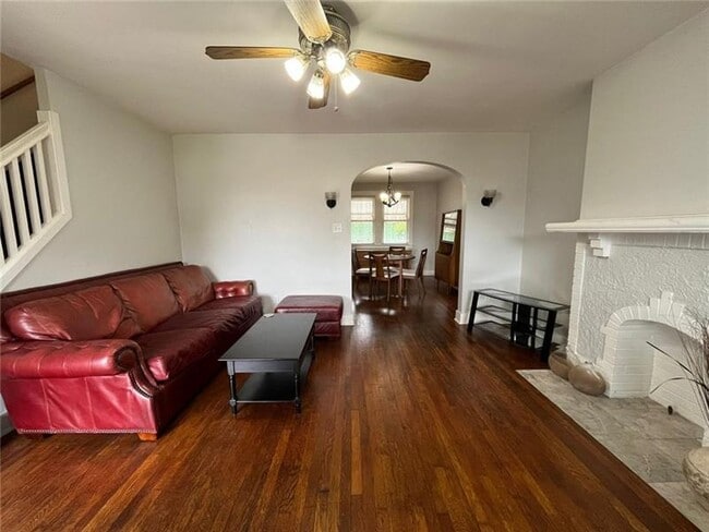Building Photo - 518 Belgreen Pl