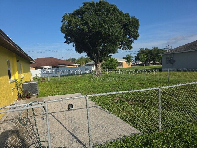Foto del edificio - 3608 SW 7th Pl