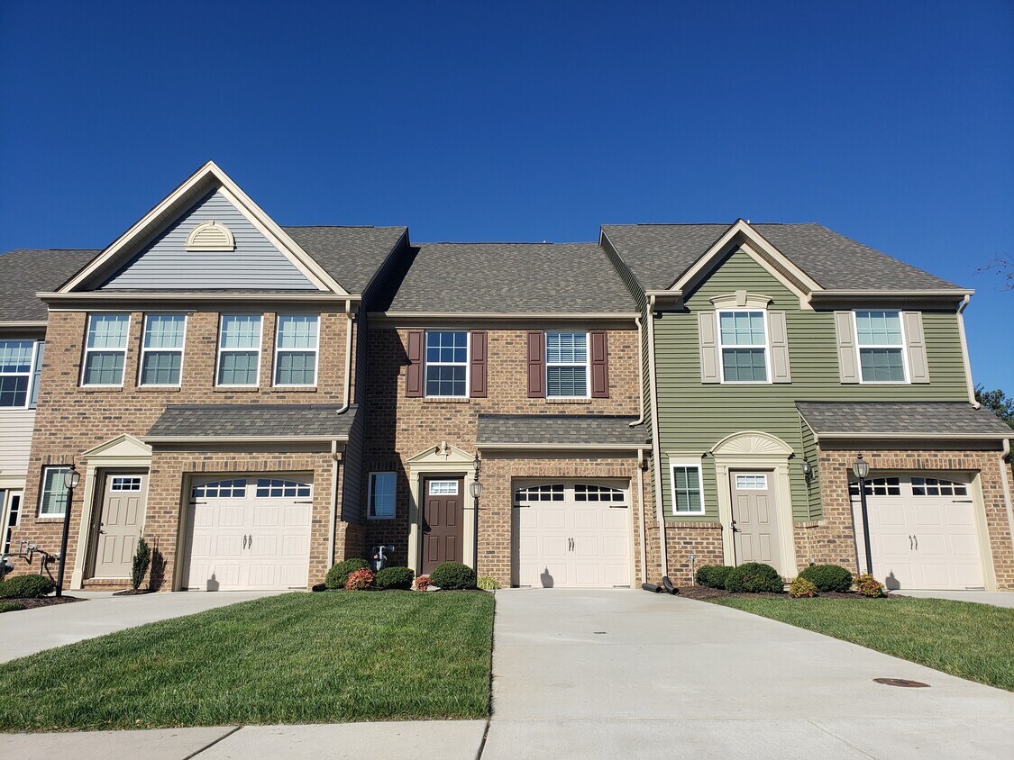 Foto principal - 8912 Ringview Dr