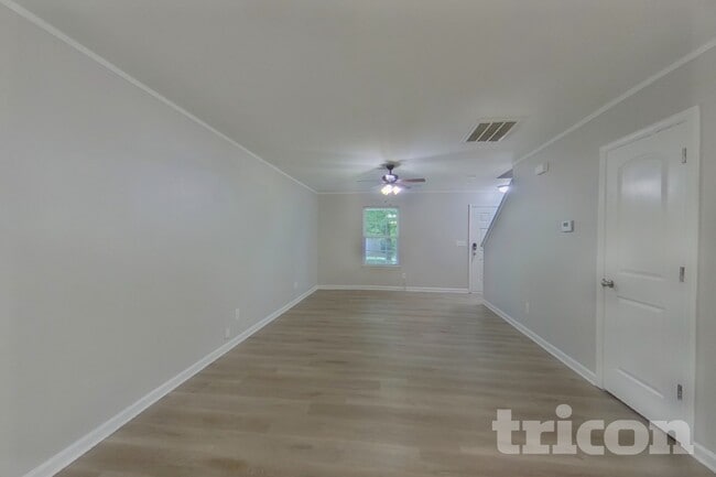 Building Photo - 6420 Pennacook Dr