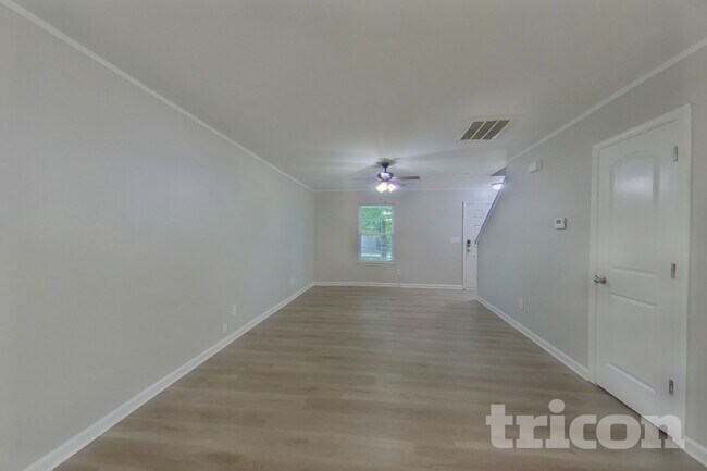 Foto del edificio - 6420 Pennacook Dr