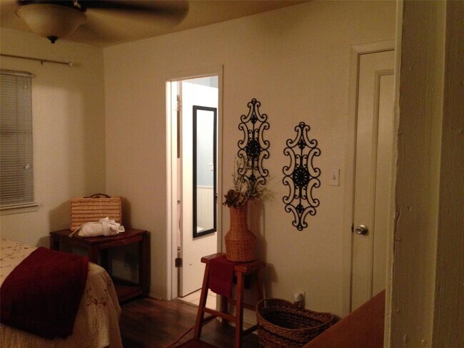 Foto del edificio - 1917 Castle Gate Cir