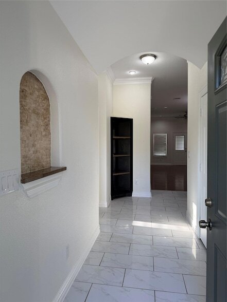 Building Photo - 398 Mesa Dr