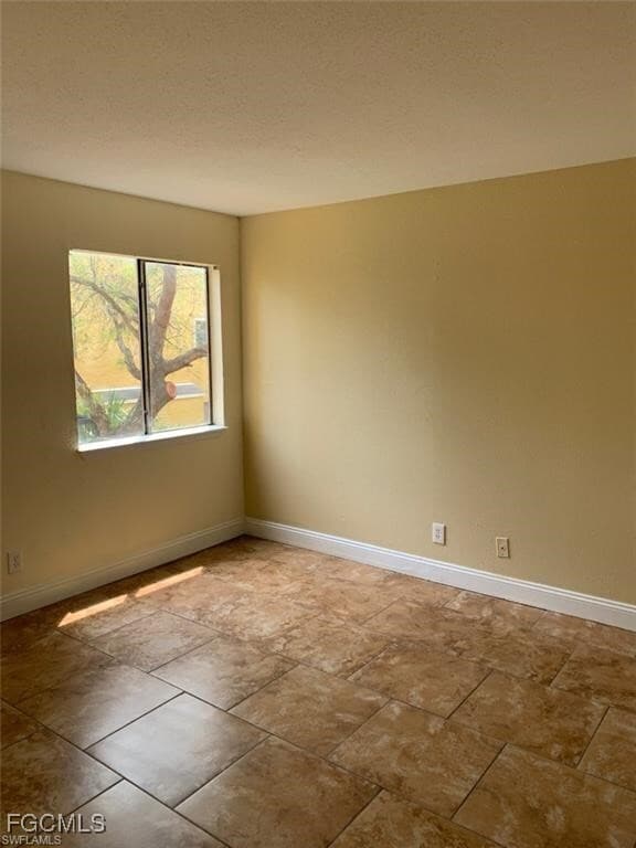 Building Photo - 2855 Winkler Ave