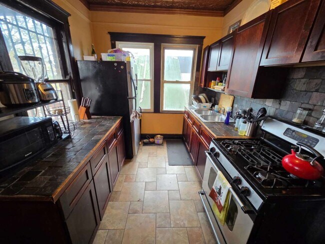 Foto del edificio - 1532 W 19th St