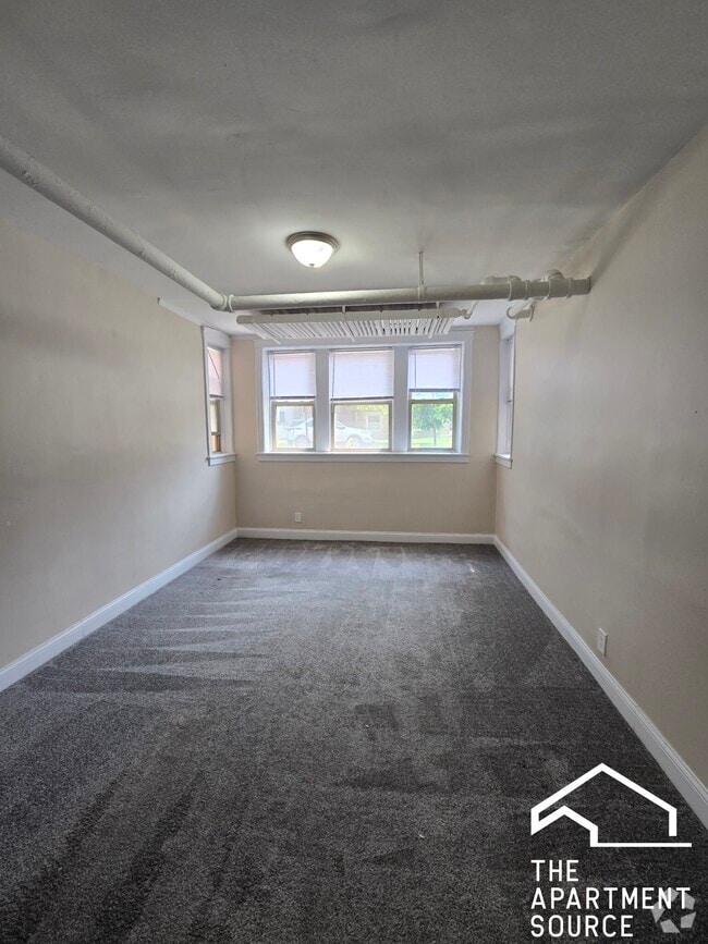 Building Photo - 3258 W Belle Plaine Ave