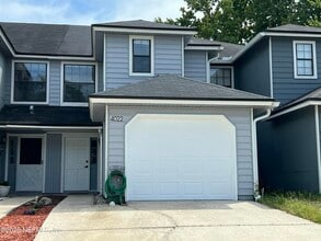 Building Photo - 4022 Laurelwood Dr