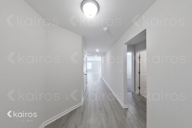 Foto del edificio - 16 Carrollton Dr.