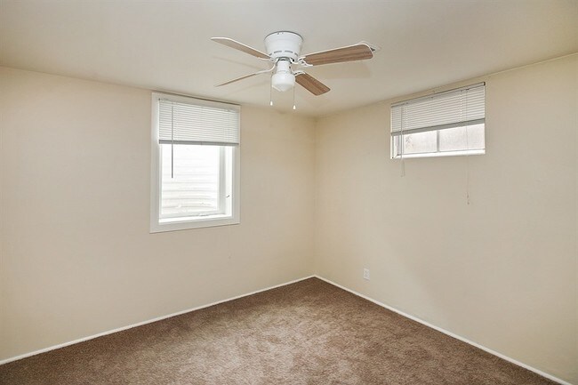 Building Photo - 1640 E 86th Pl