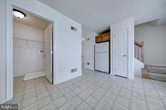 Foto del edificio - 693 E Walnut St