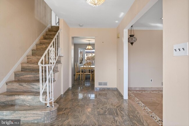 Foto del edificio - 12 Mershon Ln