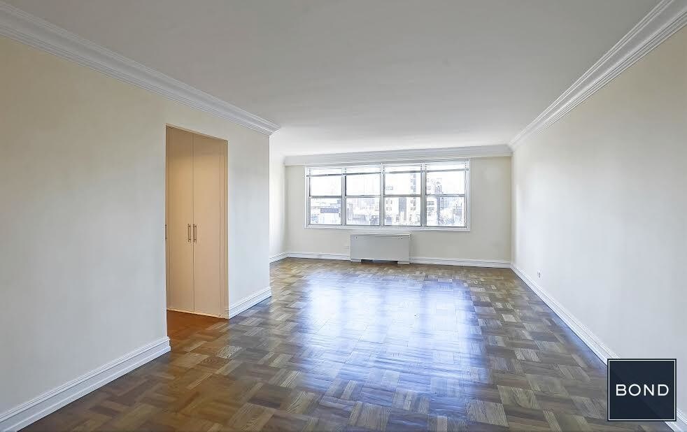 Primary Photo - 888 8th Ave