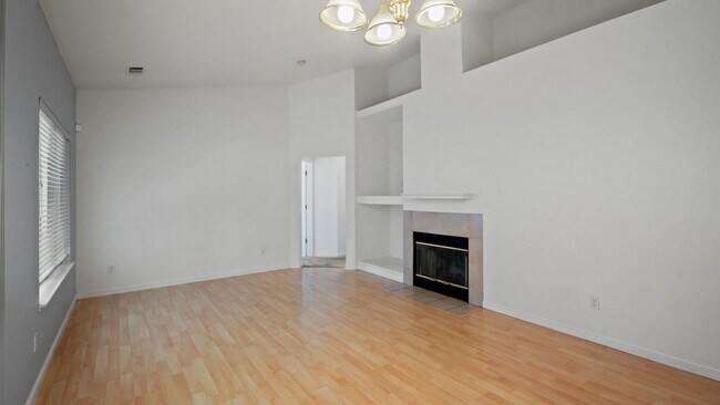 Foto del edificio - 3 bed 2 bath in Green Valley!