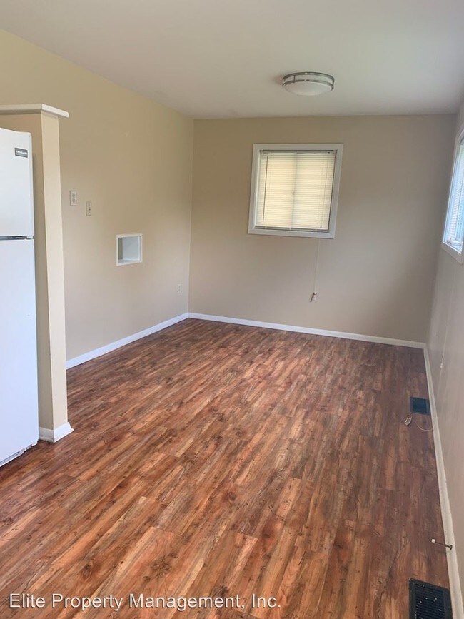 Building Photo - 3 br, 1.5 bath House - 1400 Devers Rd.