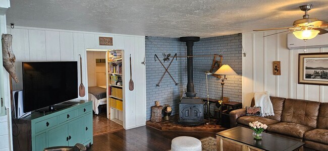 Foto del edificio - 14128 N Meadow Ln