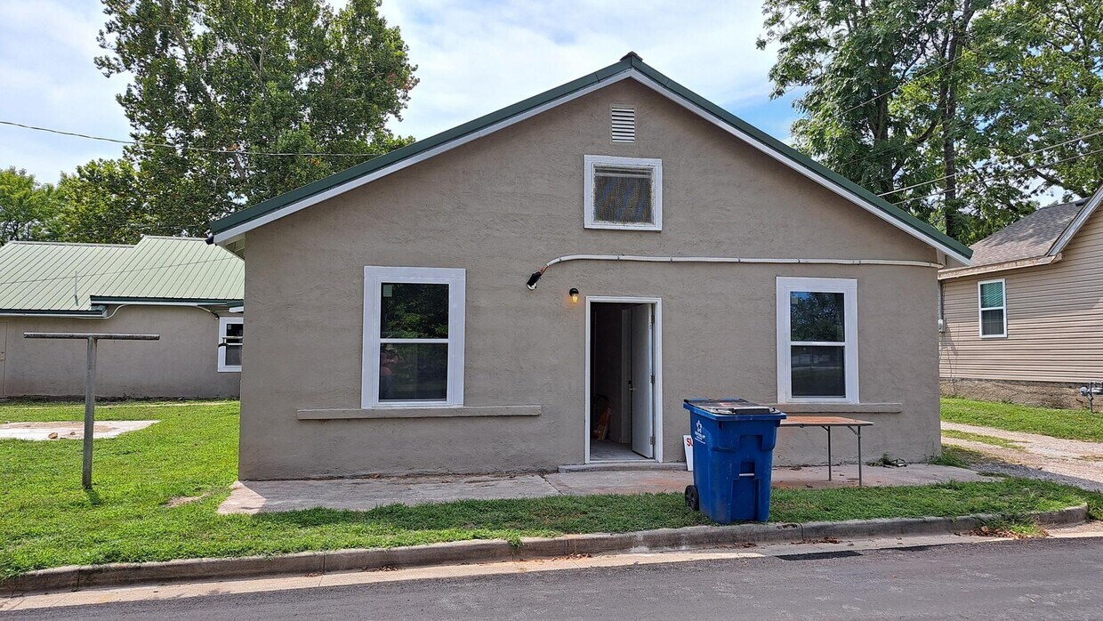 Foto principal - 1304 Iowa Ave
