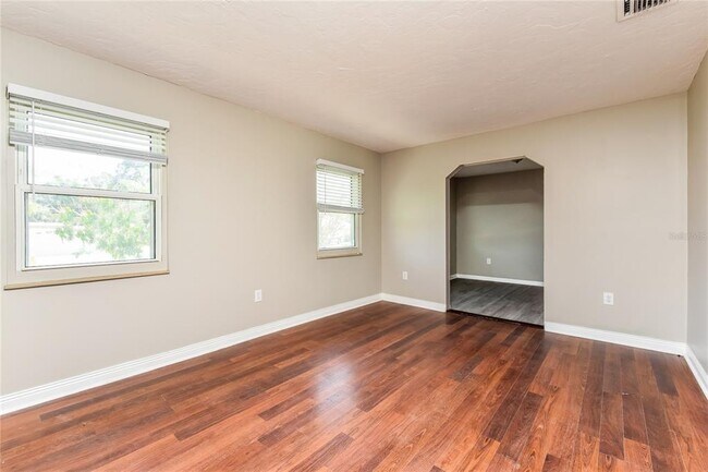 Foto del edificio - 507 67th Ave Dr W