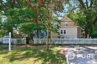 Building Photo - 2606 Cypress St