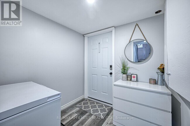 Photo du bâtiment - 840 Macodrum Dr