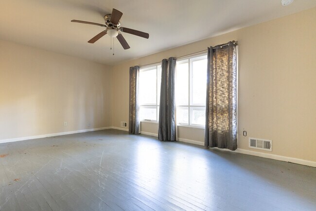 Foto del edificio - 655 Elinor Place - Unit B - Atlanta, GA 30318