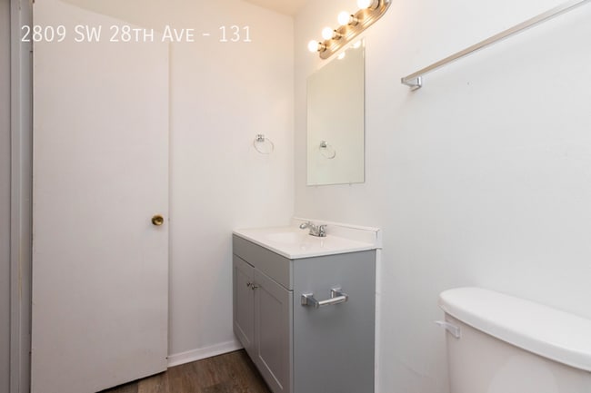 Building Photo - 2809 SW 28th Ave