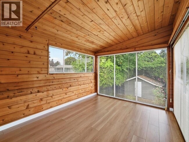 Building Photo - 6031 Alta Ct