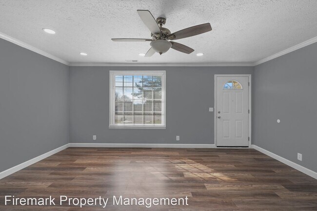 Foto del edificio - 3 br, 1.5 bath House - 246 Township Dr