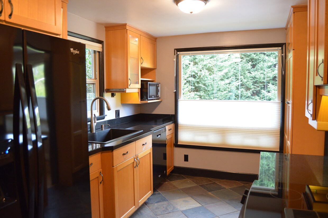 Foto principal - 5405 47th Ave NE