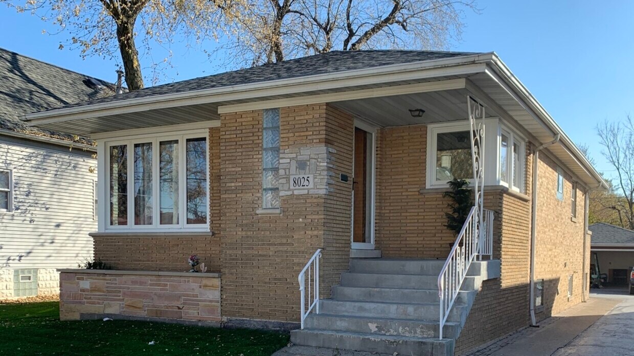 8025 45th Ct, Lyons, IL 60534 House for Rent in Lyons, IL