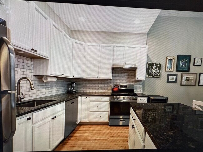 Foto del edificio - 1760 W Wrightwood Ave