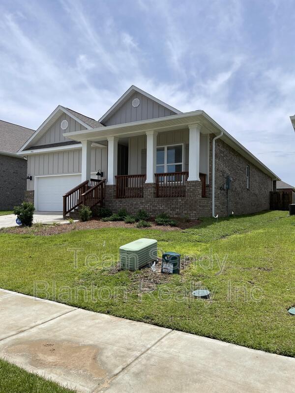 7915 Burnside Lp, Pensacola, FL 32526 House for Rent in Pensacola, FL