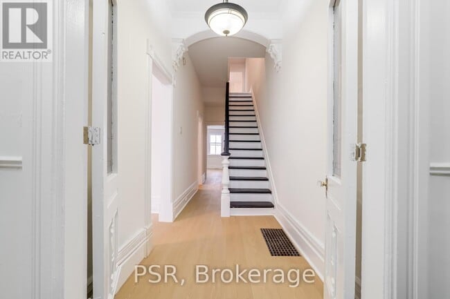 Building Photo - 68 Brookfield St