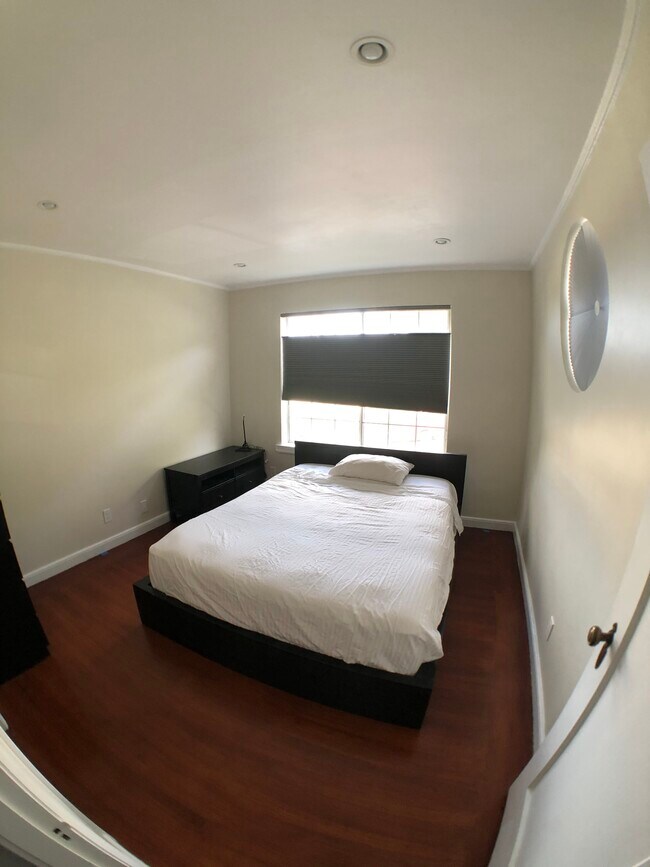 Foto del edificio - 19 Miramar Ave