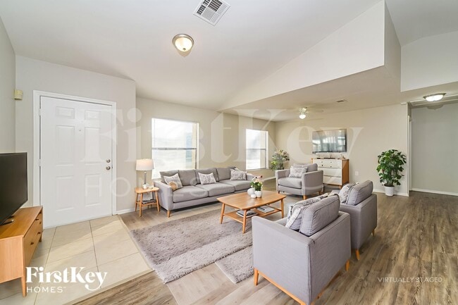 Building Photo - 307 Medina Ct