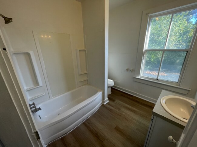 Foto del edificio - 2932 Langhorne Rd