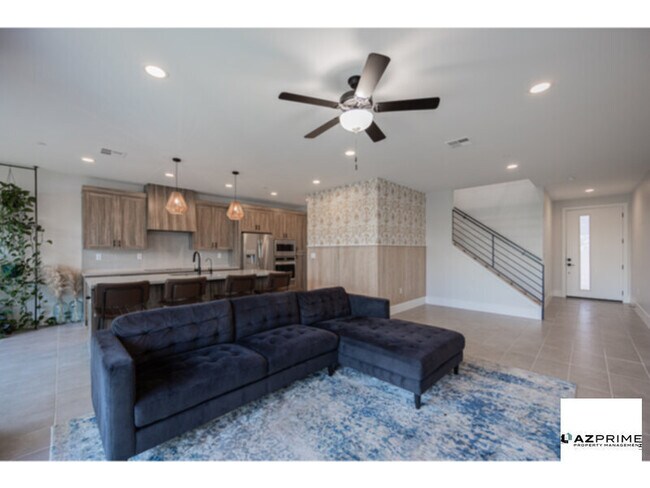 Foto del edificio - Live the Luxe Lifestyle in this Stunning 3...