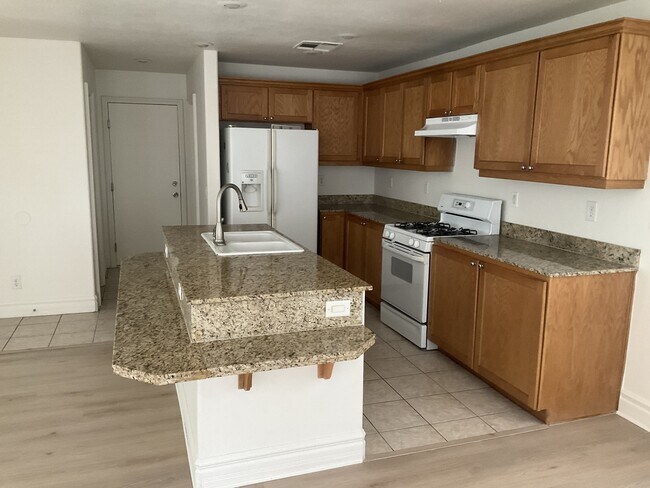 Foto del edificio - 316 Broken Par Dr