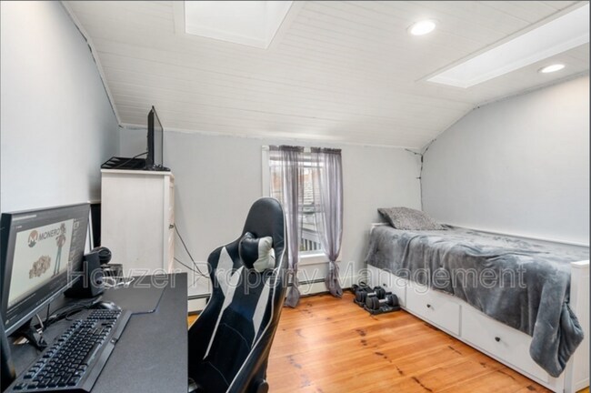 Building Photo - 155 Onset Ave