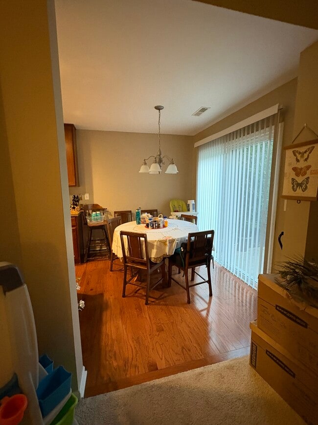 Building Photo - 305 Devoe Dr