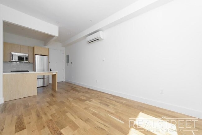 Foto del edificio - Brand New Residences with Modern Finishes ...