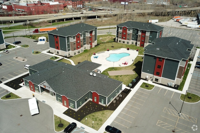 Building Photo - Monarch 716 Student Living