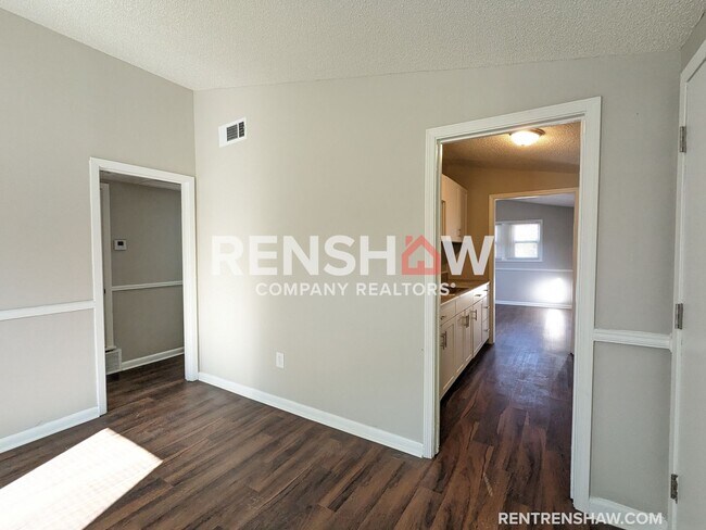 Foto del edificio - Renovated 3 Bed / 1 Bath - Move in Ready!
