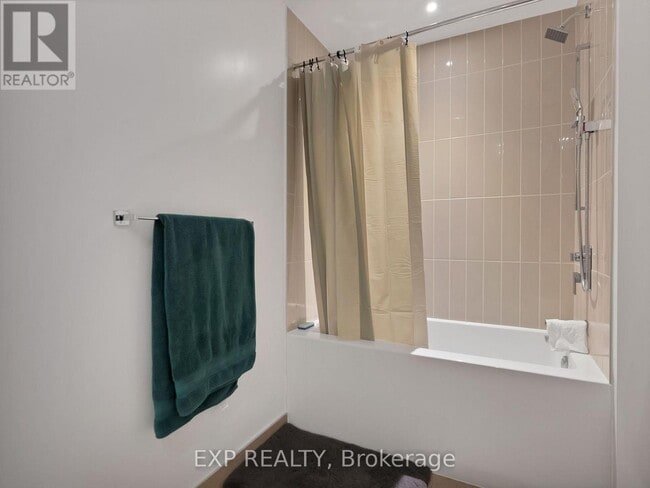 Photo du bâtiment - 3900 Confederation Pkwy