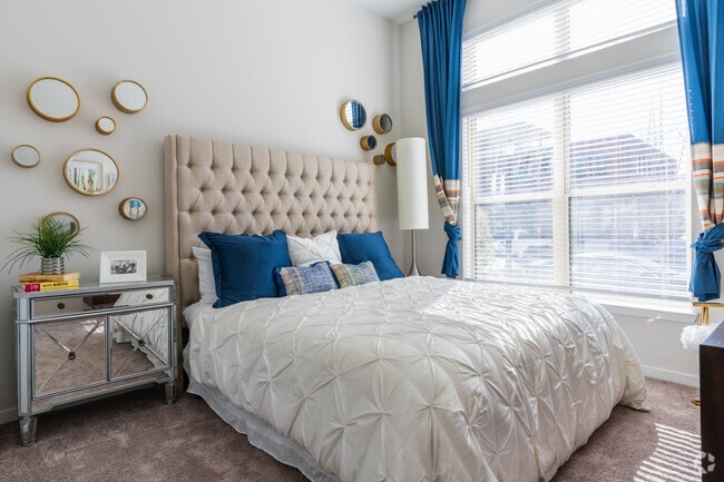 2BR, 2BA - 1,074 SF - Ashley Scholars Landing