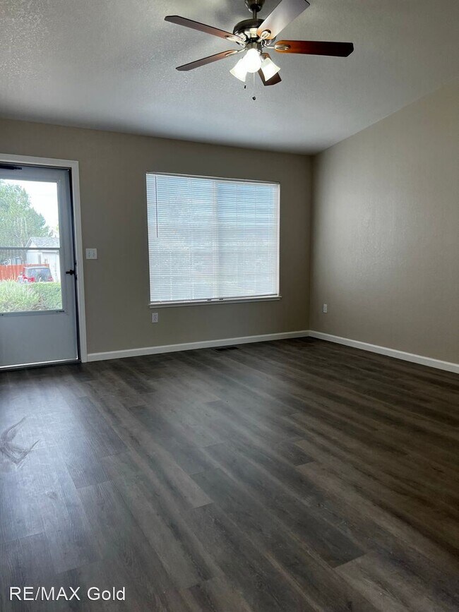 Foto del edificio - 3 br, 2 bath House - 5743 Cinnamon Court