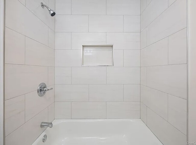 Foto del edificio - 24 Russet Rd