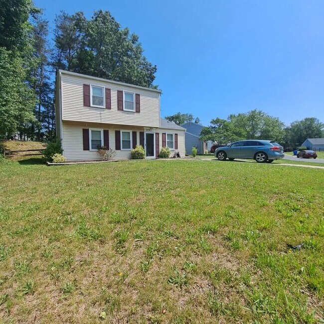 Building Photo - Lovely 3-Bedroom/2 Bath SFH in Wakefield C...