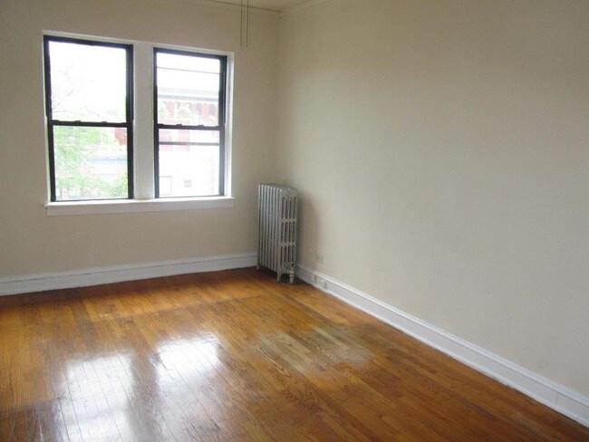 Building Photo - 2BR Hyde Park Unit - FREE Heat! Top FL!!