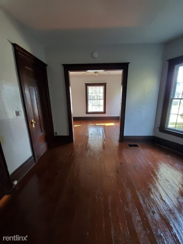 Building Photo - 4 br, 1.5 bath House - 31 Baldwin St